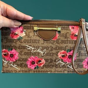 NWT Juicy Couture Wristlet Flowers Pink